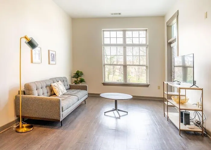Urban Living 1Br In Uptown Area With Pool